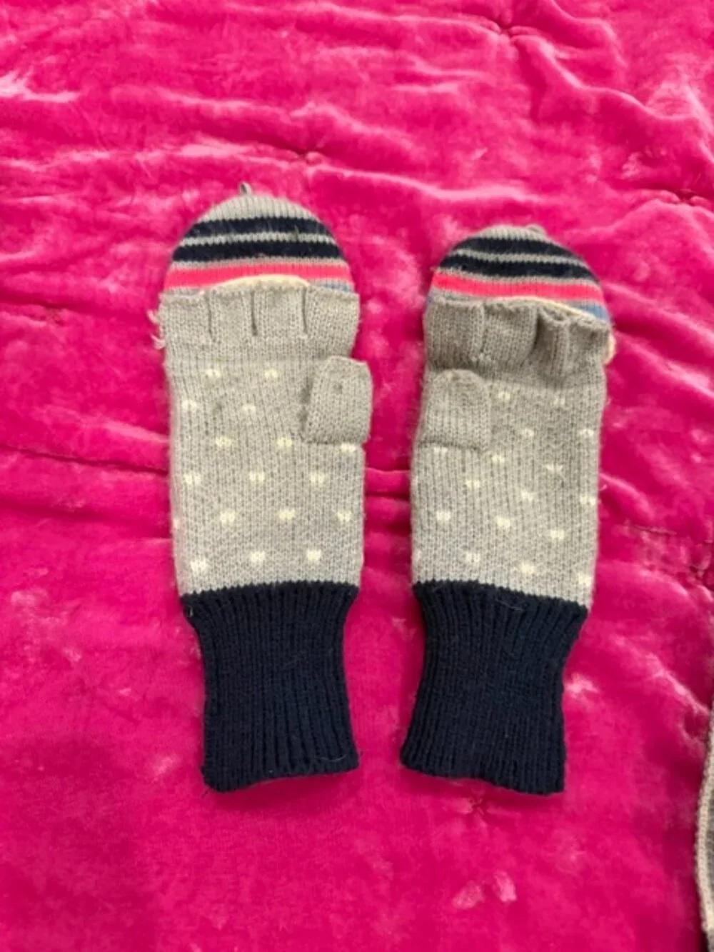 Vineyard Vines Girls Scarf, Beanie & Mittens Set